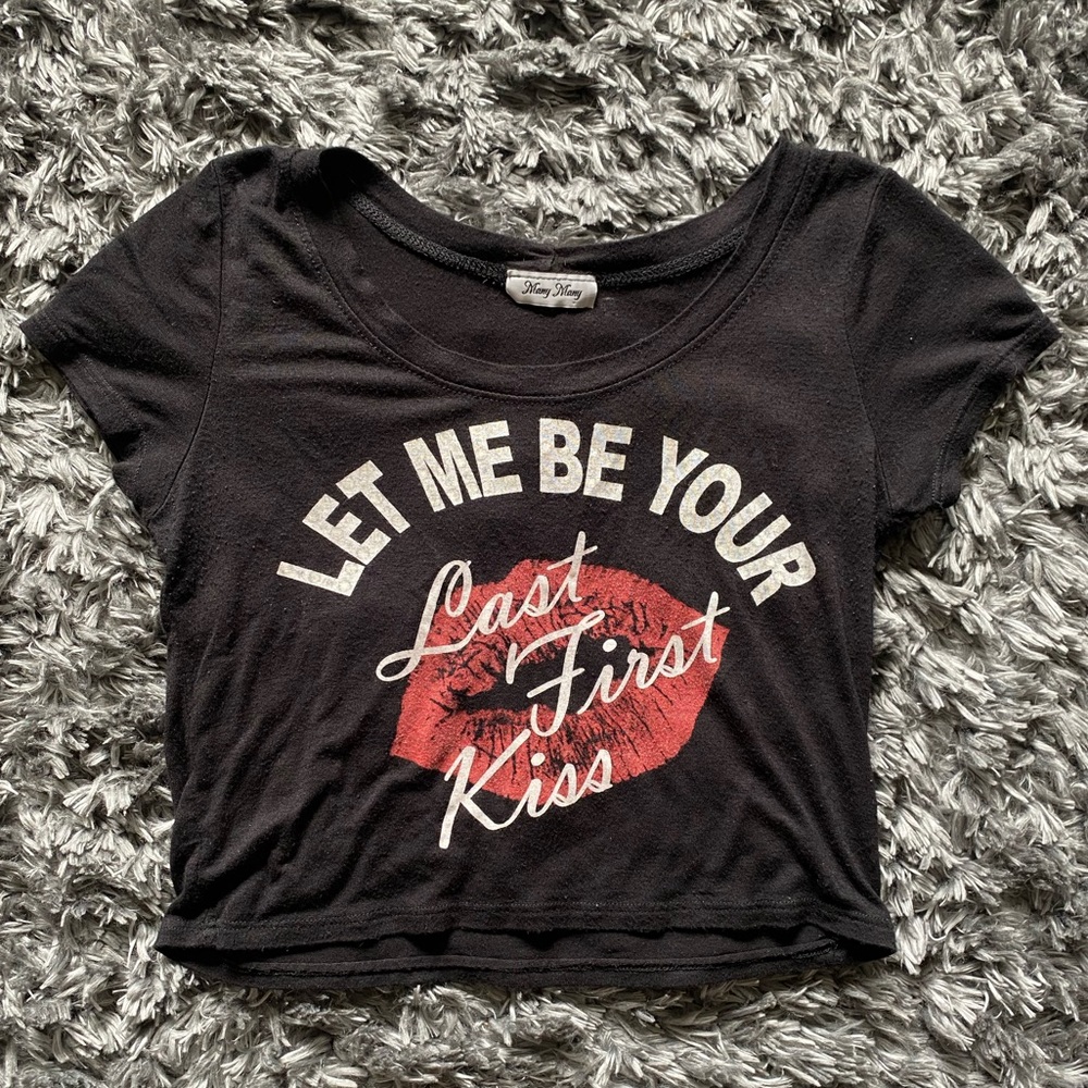 Many Many “Last First Kiss” Graphic Cropped Baby Tee